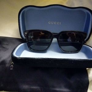 Unisex Gucci sunglasses